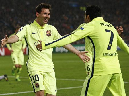 Vượt mặt C.Ronaldo, Messi san bằng kỷ lục ghi bàn của Raul