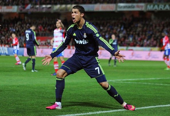 Granada 0-4 Real: Ronaldo lần đầu đưa Kền kền lên đỉnh 2
