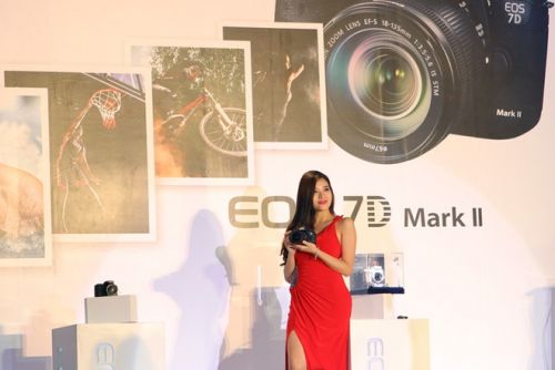 Canon EOS 7D Mark II trình làng tại VN, giá 42,8 triệu đồng