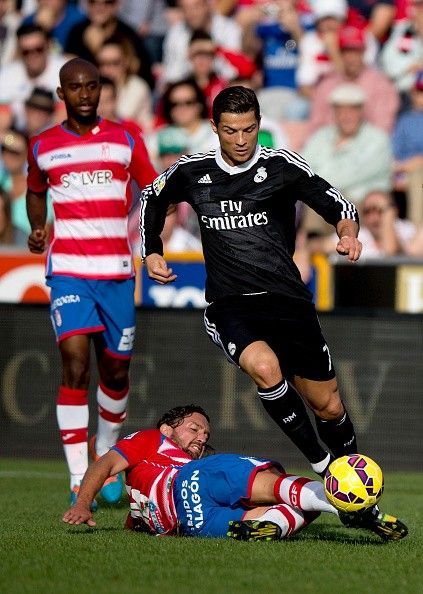 Granada 0-4 Real: Ronaldo lần đầu đưa Kền kền lên đỉnh 12
