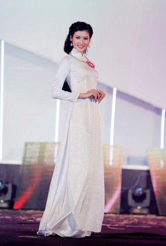Thí sinh Hoa hậu phía nam duyên dáng áo dài đa sắc màu 9