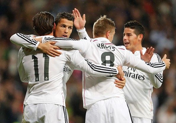 Ronaldo khoe giày vàng và ấn định chiến thắng 5-1 cho Real 12