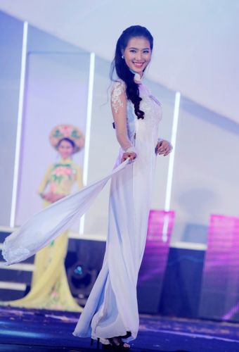 Thí sinh Hoa hậu phía nam duyên dáng áo dài đa sắc màu 5