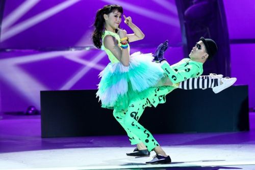 Nguyễn Hải Phong bị chê nhạt khi ngồi ghế nóng cuộc thi nhảy 18
