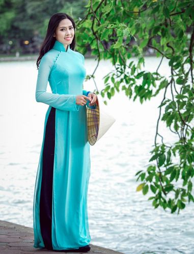 Nguyễn Thị Loan rạng rỡ trước ngày đi thi Hoa hậu Thế giới 2
