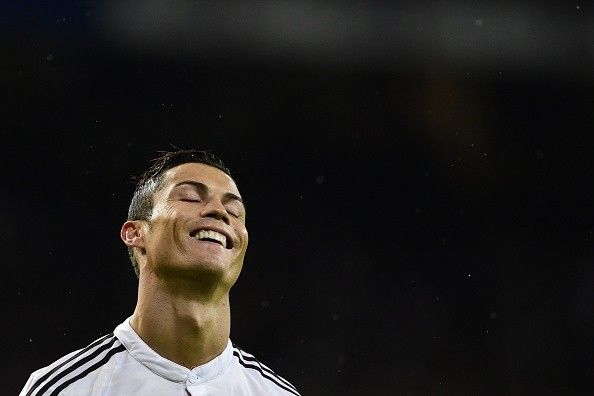 Ronaldo khoe giày vàng và ấn định chiến thắng 5-1 cho Real 9