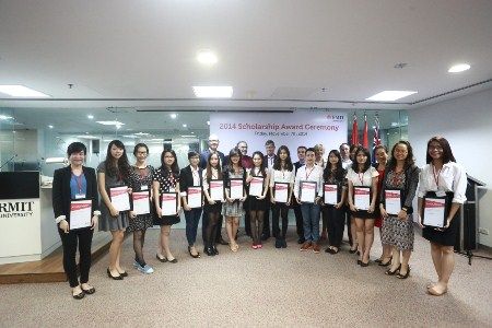 Đại học RMIT Việt Nam trao tặng 16 học bổng đến HS, SV Hà Nội