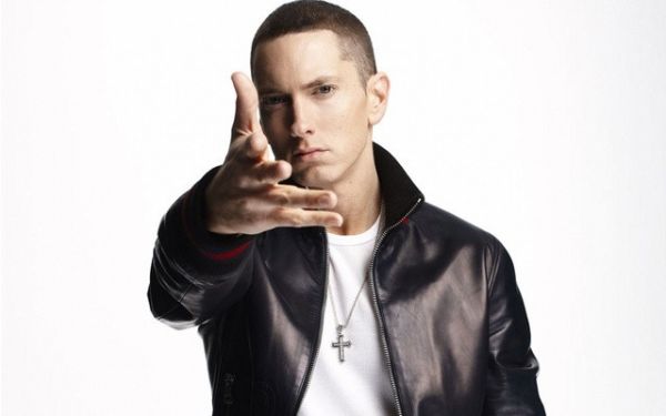 Eminem dọa đánh Lana Del Rey trong ca khúc mới