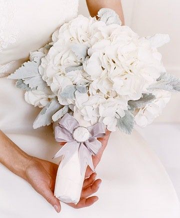 15 mẫu hoa cưới cầm tay mùa đông tuyệt đẹp