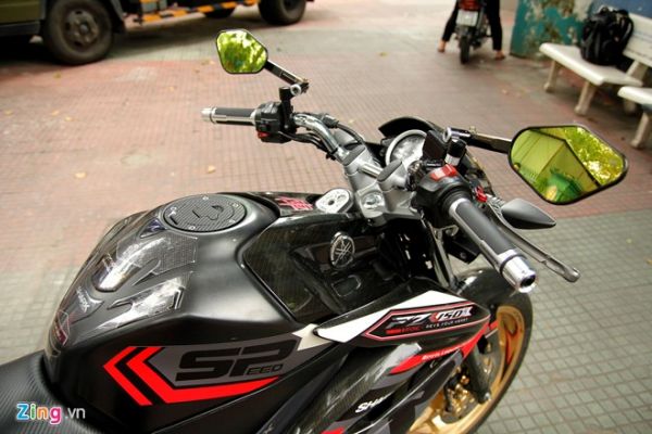 Yamaha FZ150i dán decal carbon của biker Sài thành 5
