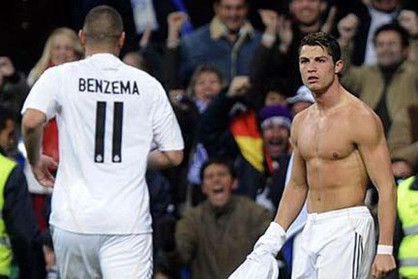 Hình ảnh cơ bắp của Ronaldo biến dạng khi ở M.U đến Real 3
