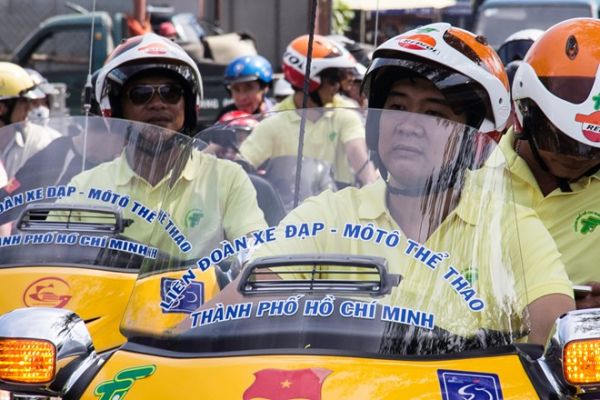 Màn diễu hành đẹp mắt của hàng trăm chiếc mô tô tại Sài Gòn 4