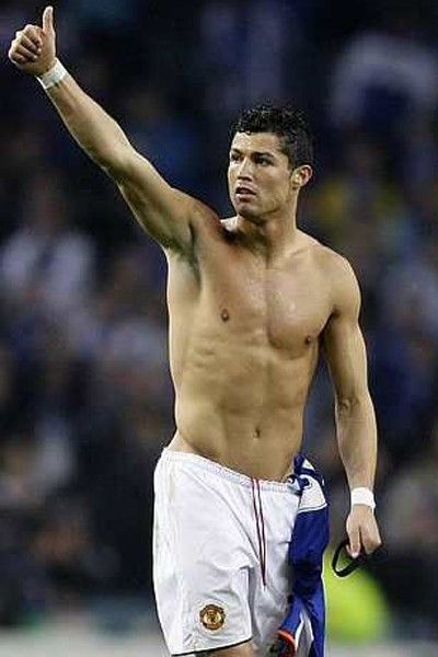Hình ảnh cơ bắp của Ronaldo biến dạng khi ở M.U đến Real 14