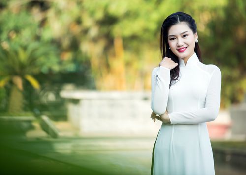 Top 5 HHVN 2014 đẹp dịu dàng trong tà áo dài 15