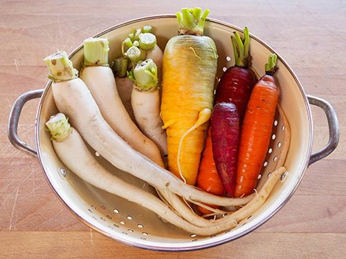 Cách muối chua củ cải và cà rốt ăn dần dịp Tết