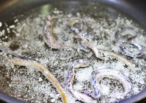 Nộm lươn hoa chuối mát giòn, dễ ăn cho bữa cơm ngày nắng 7