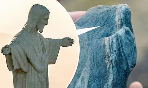 Thú vị “hòn đá thánh” mang hình hài giống Chúa Jesus