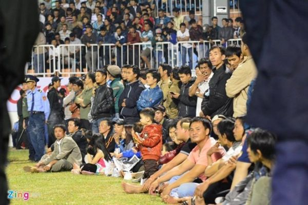 Bầu Đệ: ‘Nếu vỡ sân Pleiku, Thanh Hóa sẽ bỏ trận đấu’ 2