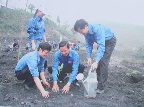 Hình ảnh ấn tượng 15 năm tình nguyện của thanh niên Việt 7
