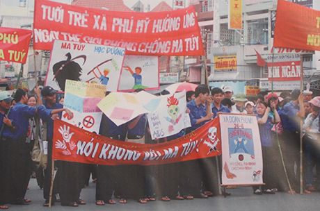 Hình ảnh ấn tượng 15 năm tình nguyện của thanh niên Việt 15