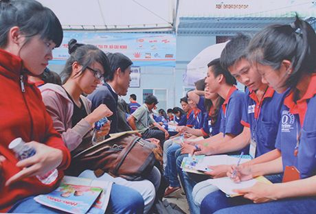 Hình ảnh ấn tượng 15 năm tình nguyện của thanh niên Việt 10