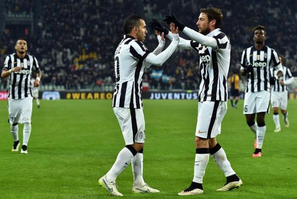 Hủy diệt “tí hon”, Juventus “đóng đinh” vào ngôi đầu