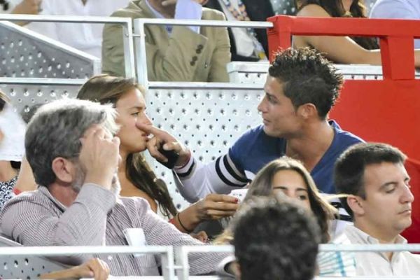 Những hình ảnh đẹp của Ronaldo và Irina khi còn mặn nồng 7