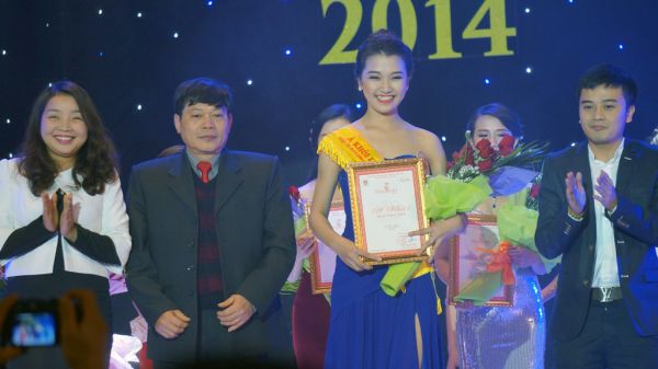 Nữ sinh ĐH Vinh đăng quang Miss Vinh 2014 13