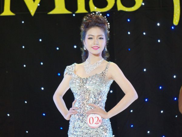 Nữ sinh ĐH Vinh đăng quang Miss Vinh 2014 9
