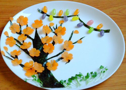 2 cách tỉa hoa đào từ cà rốt để trang trí món ăn ngày Tết 5
