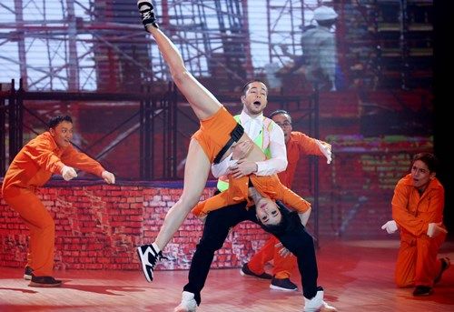 Bước nhảy hoàn vũ 2015: Angela Phương Trinh tiếp tục giành điểm cao 5