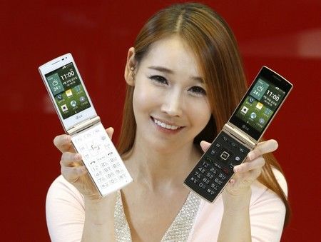 LG trình làng smartphone nắp gập cổ điển 2