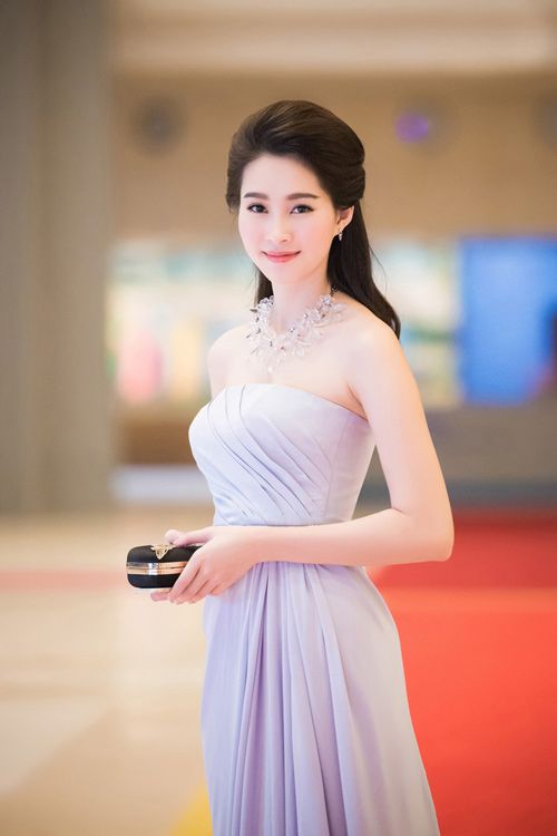 Top 7 sao Việt sở hữu tóc mái đánh phồng đẹp nhất 42