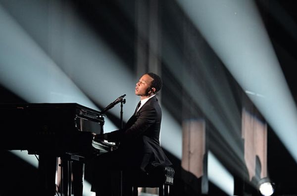 15 khoảnh khắc đáng nhớ tại Grammy 2015 15