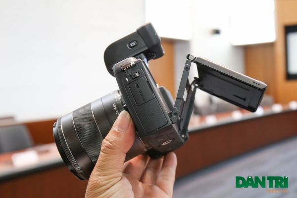 Cận cảnh máy ảnh không gương lật Canon EOS M3 mới nhất 4