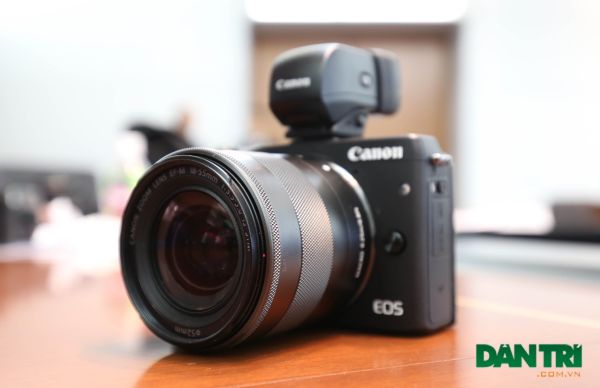 Cận cảnh máy ảnh không gương lật Canon EOS M3 mới nhất 7