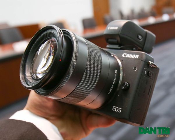 Cận cảnh máy ảnh không gương lật Canon EOS M3 mới nhất 2