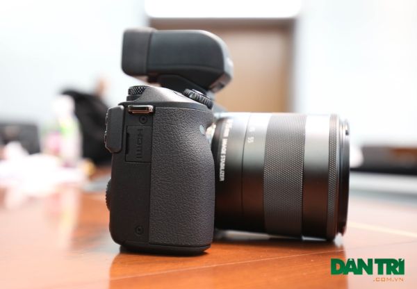 Cận cảnh máy ảnh không gương lật Canon EOS M3 mới nhất 10