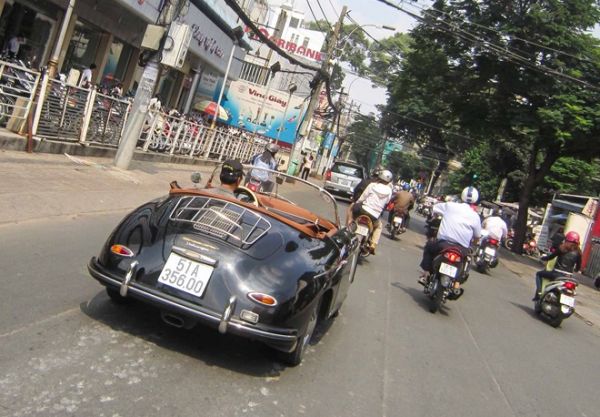 Xe Porsche hàng hiếm xuất hiện ở Sài Gòn
