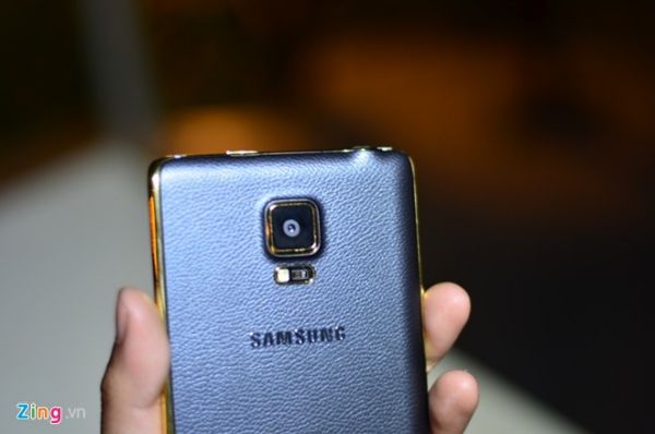 Đập hộp Samsung Galaxy Note Edge mạ vàng đầu tiên ở VN 13