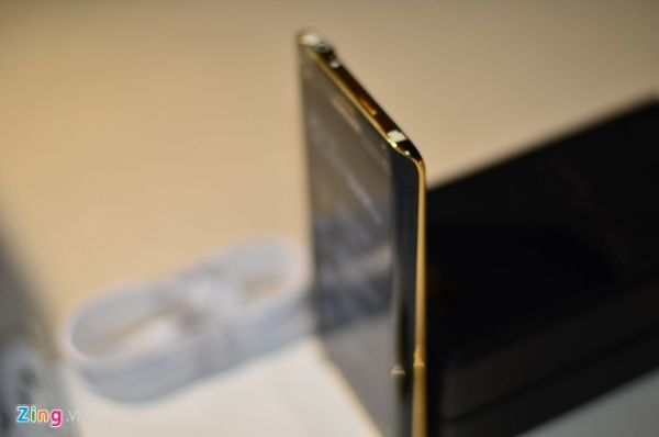 Đập hộp Samsung Galaxy Note Edge mạ vàng đầu tiên ở VN 9