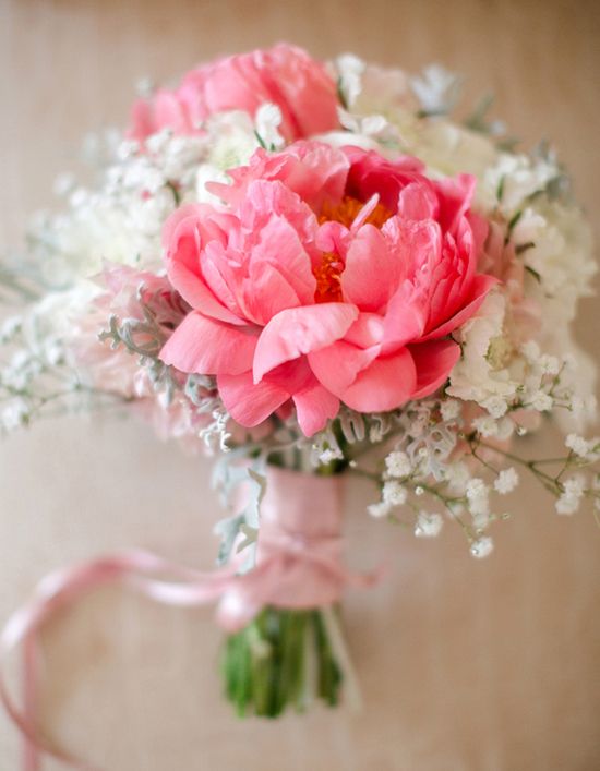 Hoa cưới màu hồng cho cô dâu Việt 7