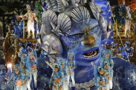 Lễ hội hóa trang lớn nhất thế giới vẫn rầm rộ bất chấp mưa bão 6