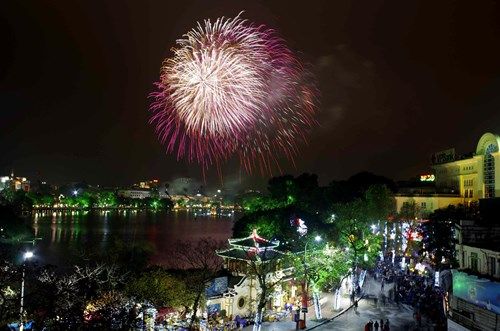 900.000 đồng một chỗ ngồi xem pháo hoa ở Hà Nội 5