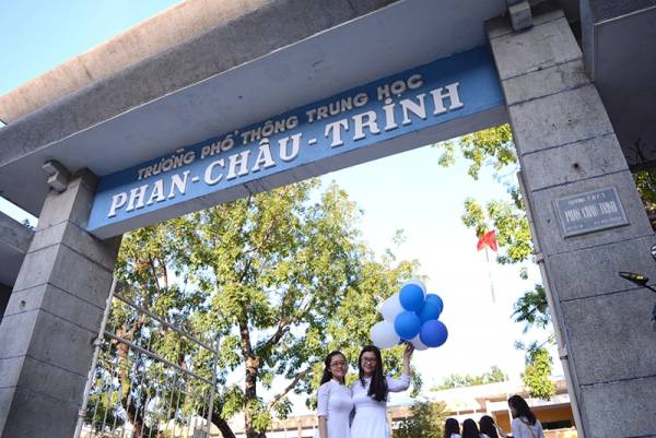 Đà Nẵng: “Teen” THPT Phan Châu Trinh lưu kỷ niệm với trường xưa