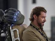 Hugh Jackman "lột xác" ngoạn mục với "Chappie"