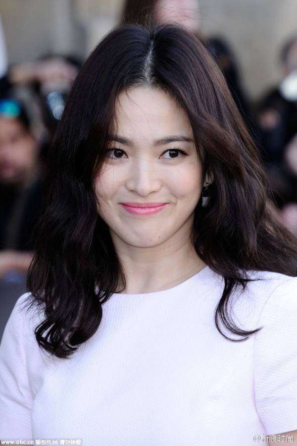 Song Hye Kyo đẹp rạng ngời ở kinh đô thời trang Paris