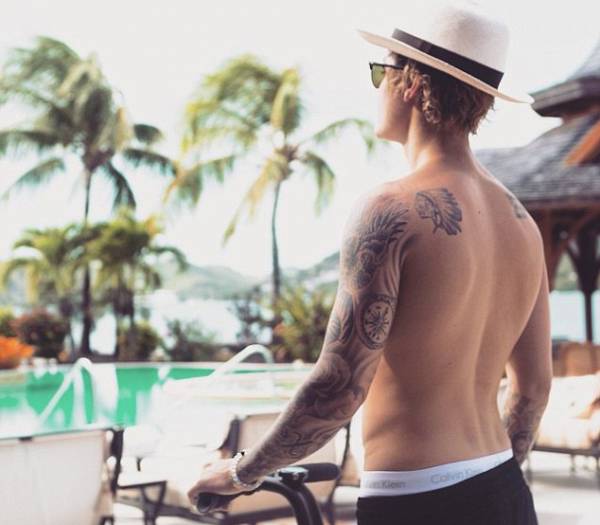 Justin Bieber đón sinh nhật bên dàn người đẹp 13