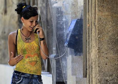 Mỹ và Cuba khôi phục đường dây điện thoại trực tiếp