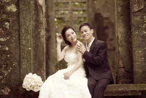 Thanh Thanh Hiền hôn con trai Chế Linh trong ảnh cưới 12